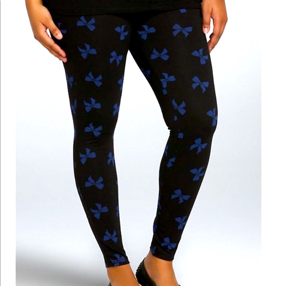 Torrid Skinny Leggings Black w/Blue Bows Pints Size 0 Super Comfy